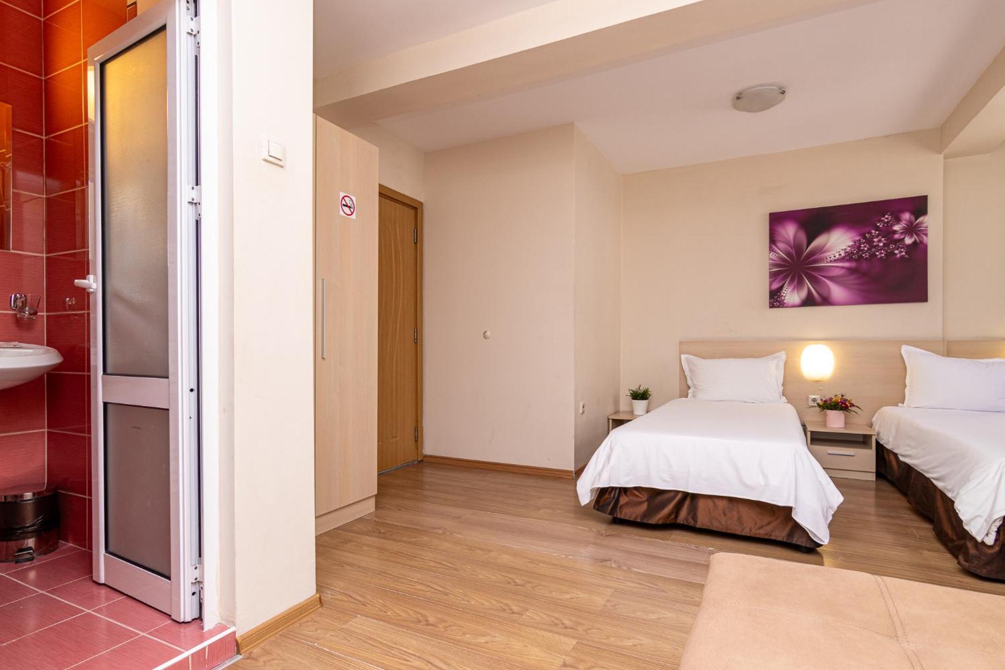 Family Madrid Hotel *