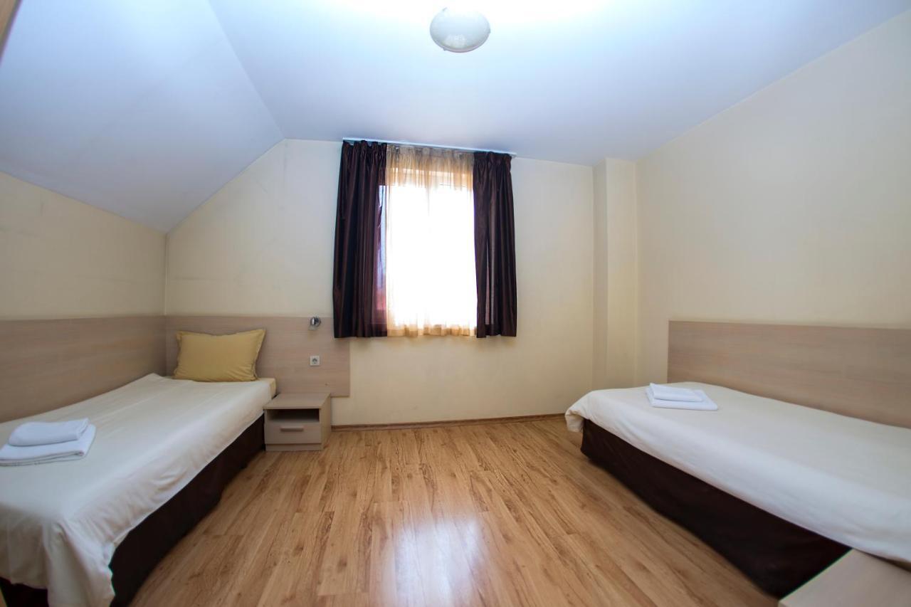 Family Madrid Hotel *